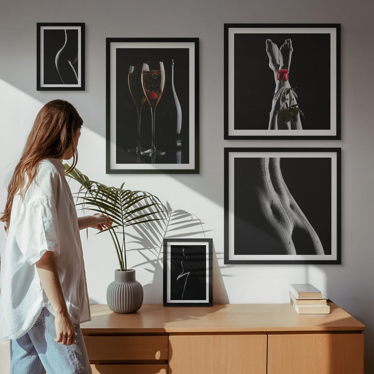 BILDER SET 5er Set - 50x50 cm & 20x30 cm & 40x60 cm Schwarzer Rahmen - Schwarze und weiße weibliche Formen - Schwarz, Kunststoff (40/60cm) - TULUP
