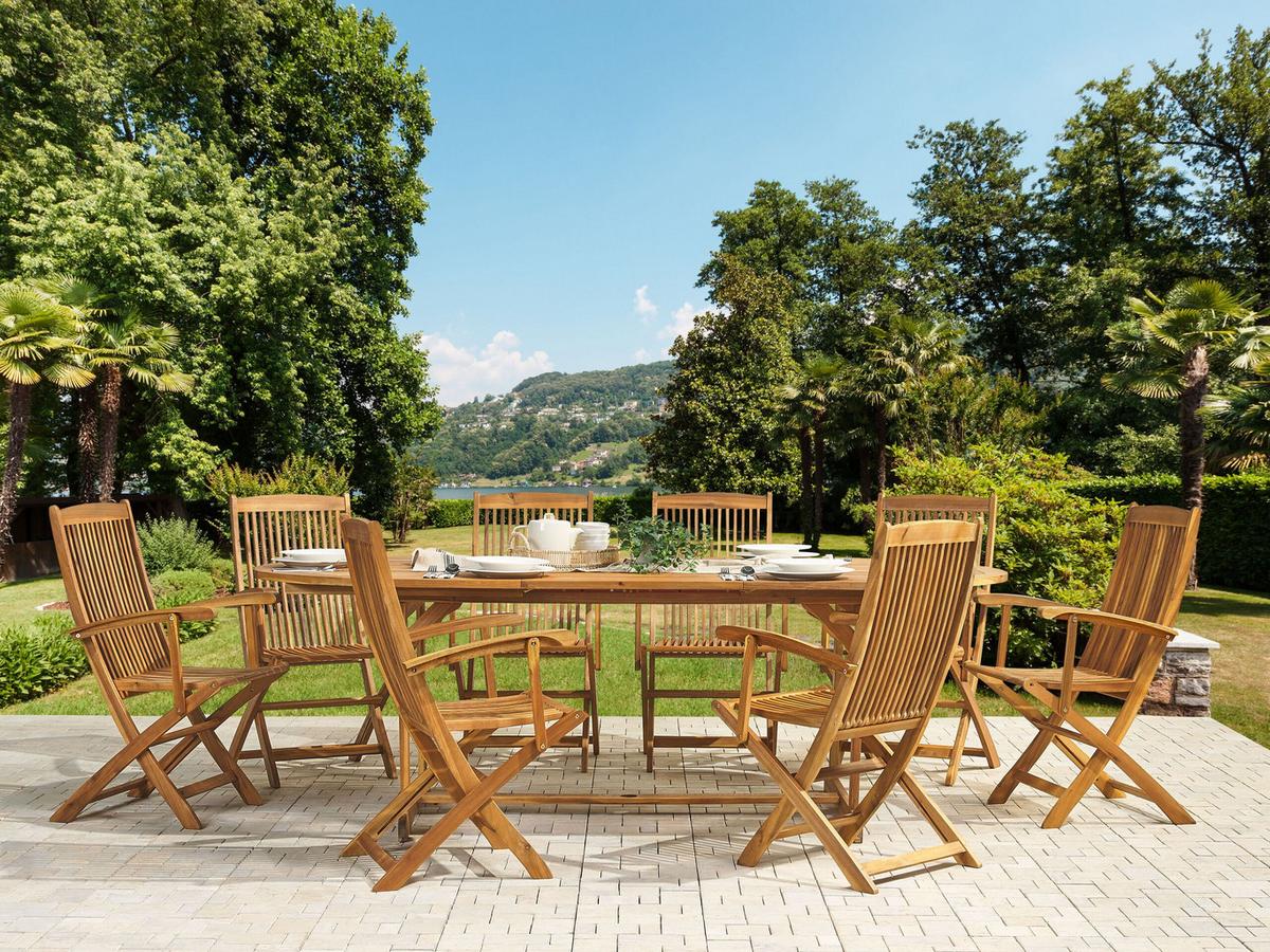 GARTENMÖBEL-SET 8-Sitzer Akazienholz hellbraun mit Sonnenschirm Maui - Hellbraun, Holz - Beliani