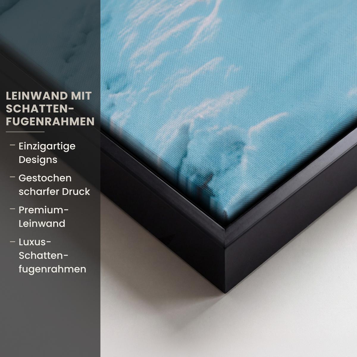 LEINWAND Bilder mit Rahmen - Winterlandschaft - Natur - Haus - Berge - Schnee - 40x60 - Hellblau, Textil (40/60cm) - MuchoWow