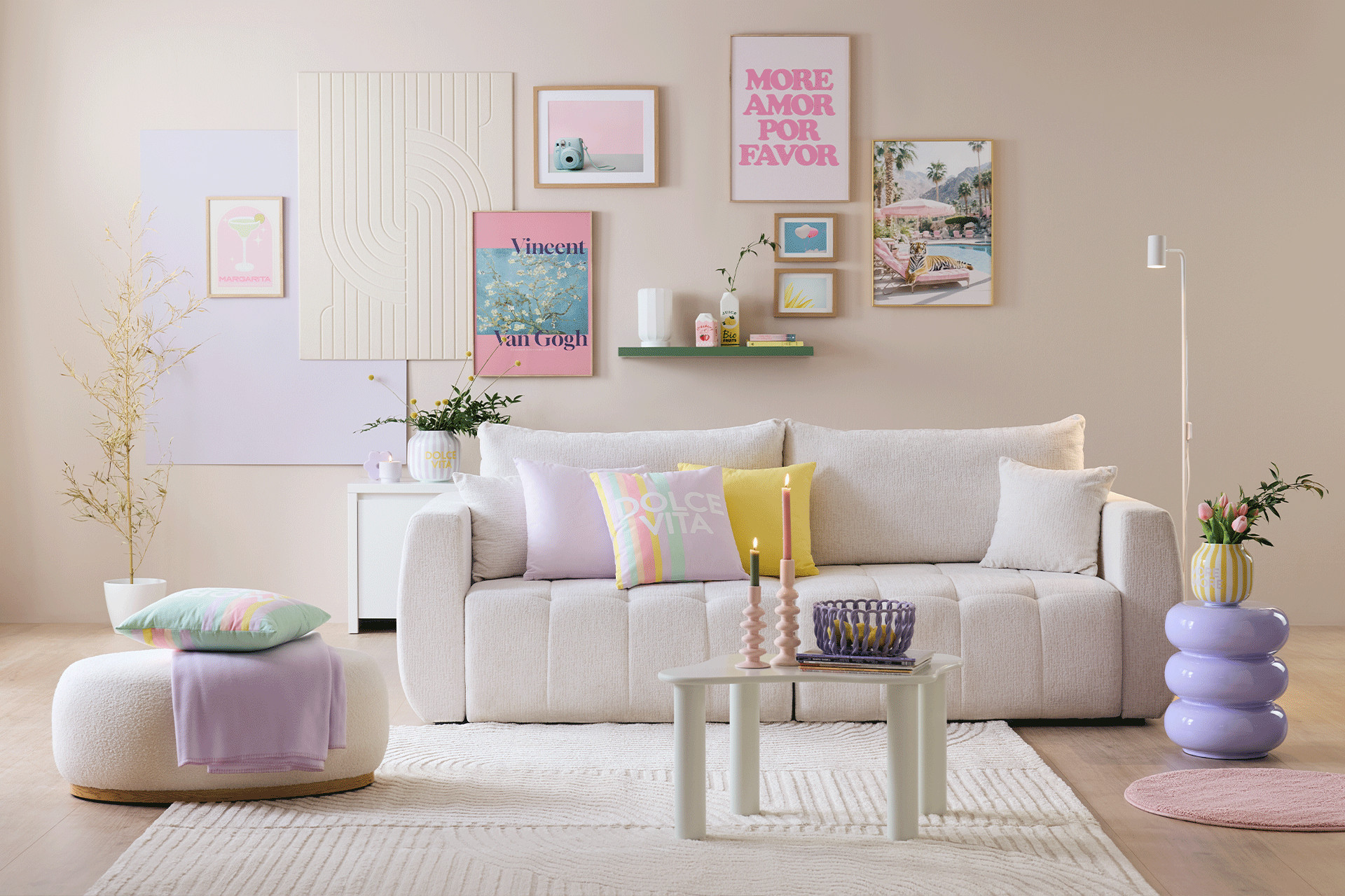 Candy Color Wohnzimmer bei mömax