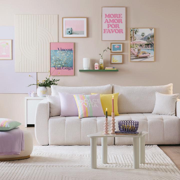 Candy Color Wohnzimmer bei mömax