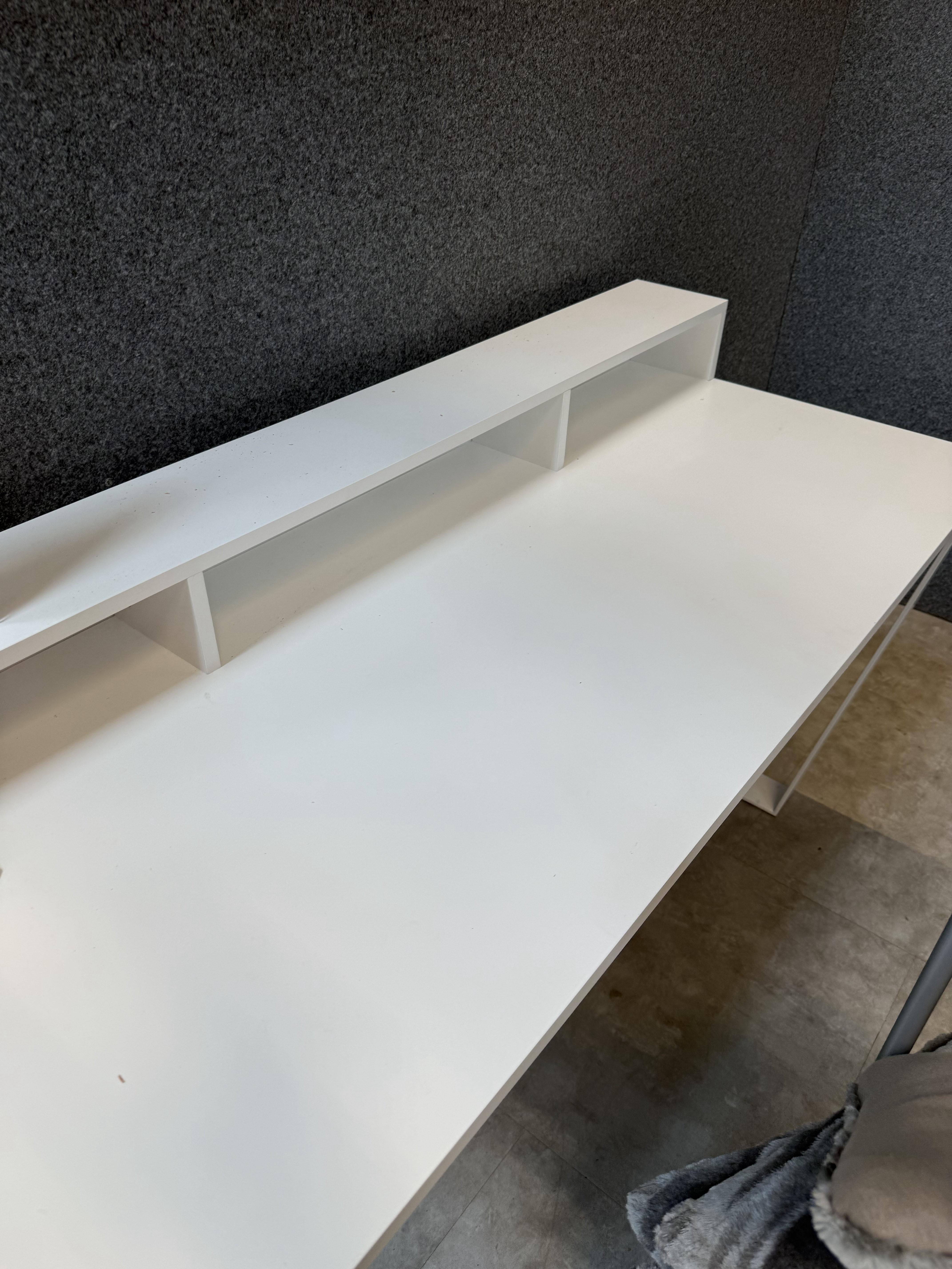 CSEPEL OUTLET GAMER ASZTAL CHECK -EXKLUSIV-