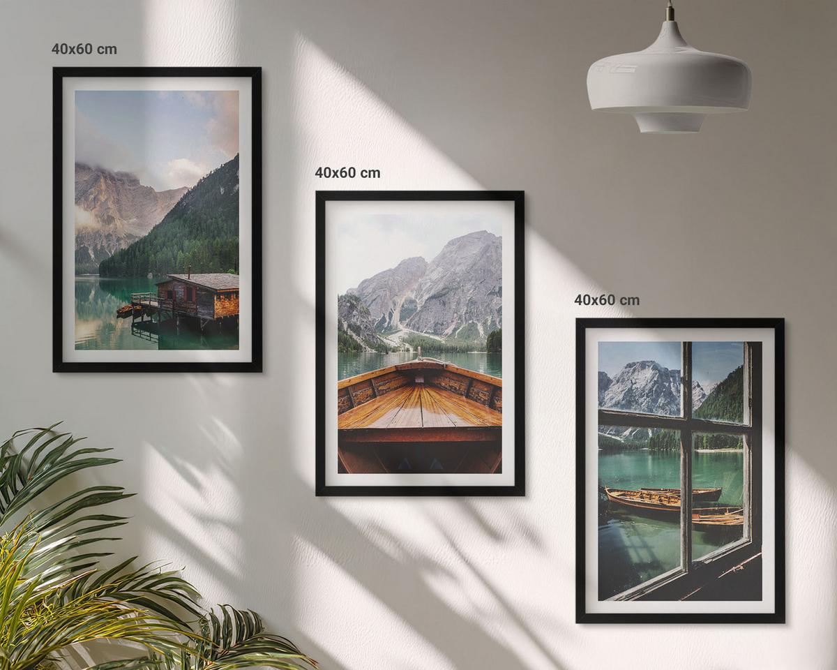 BILDER SET 3er Set - 40x60 cm Schwarzer Rahmen - Hütten am Bergsee Łódź - Schwarz, Kunststoff (40/60cm) - TULUP