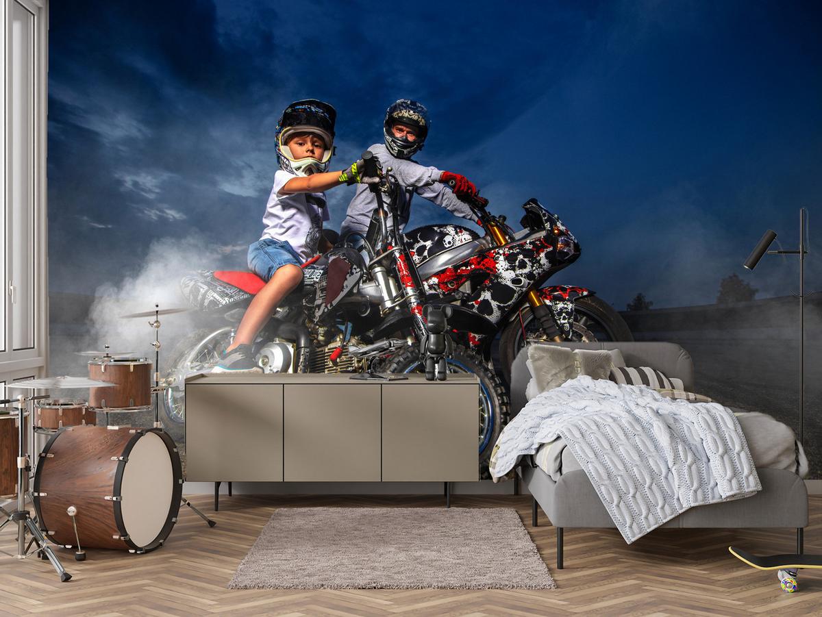 FOTOTAPETE für Schlafzimmer Vater Sohn Motorräder Action 300x210 - Rot/Schwarz, Papier (300/210cm) - Muralo
