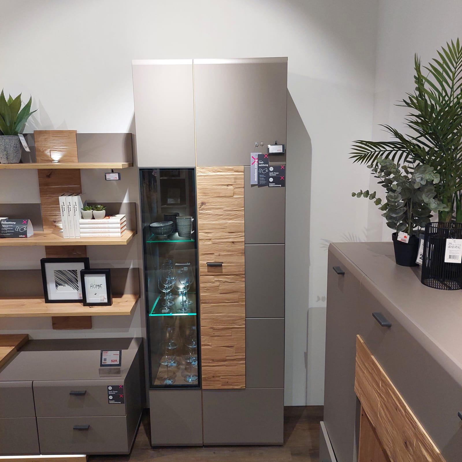 SPLIT ONE VITRINE