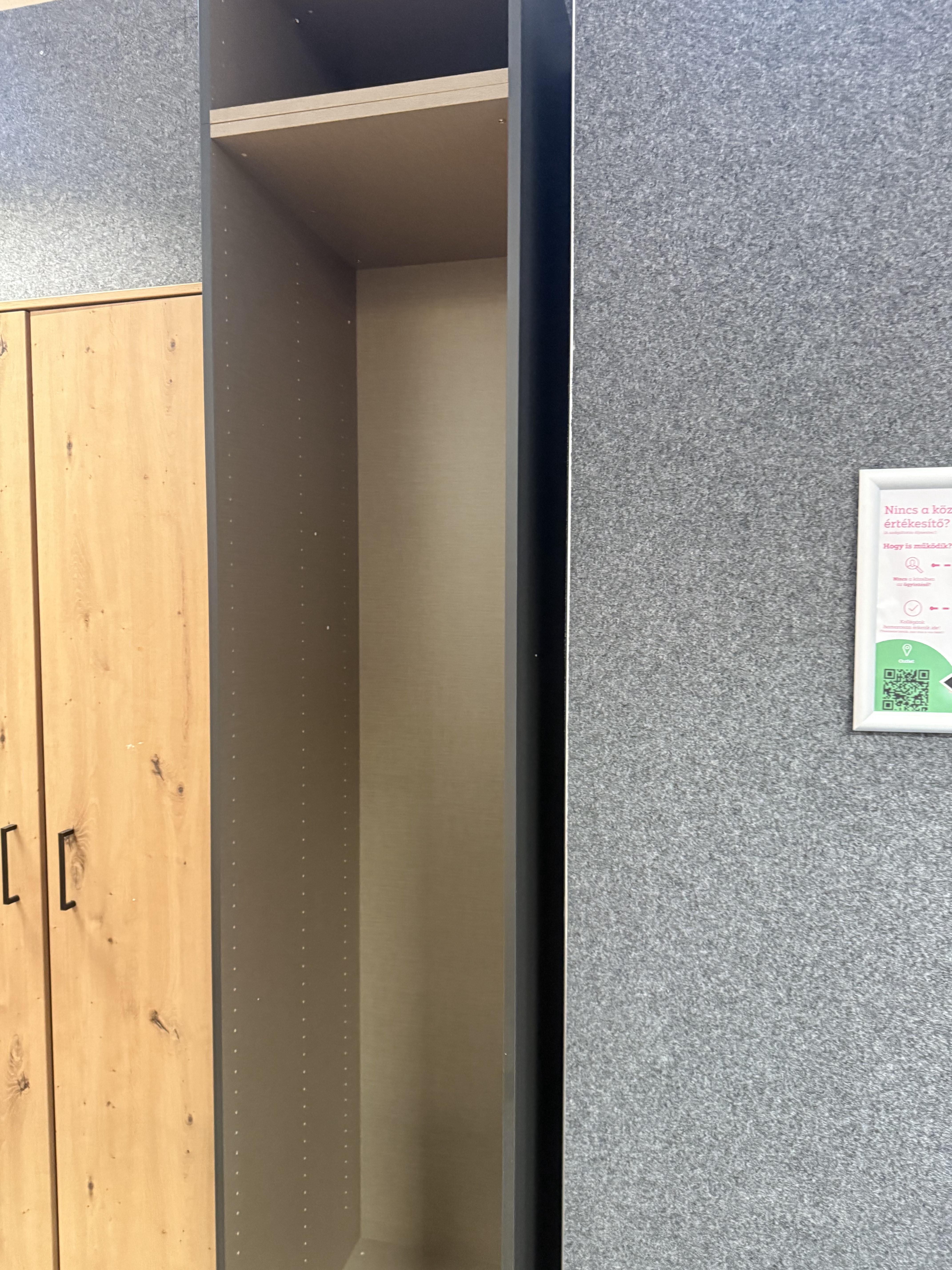 CSEPEL OUTLET RUHÁSSZEKRÉNY VÁZ UNIT