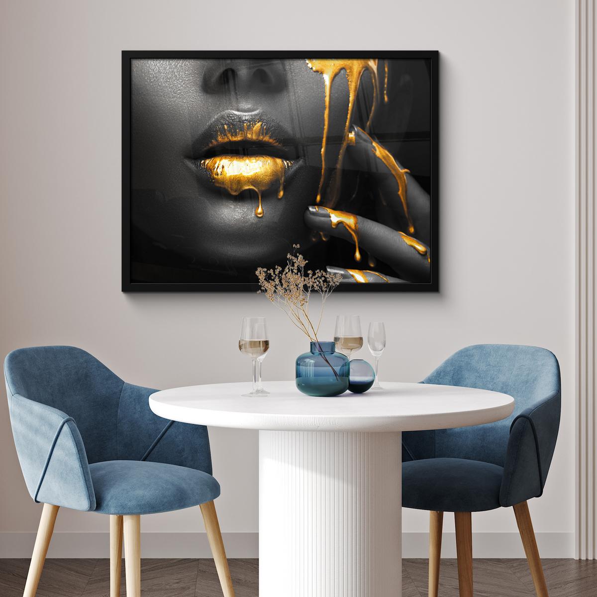 POSTER MIT RAHMENGERAHMTES BILD Frau - Schwarz - Gold - Gesicht - Lippen 80x60 cm - Goldfarben, Papier (80/60cm) - MuchoWow
