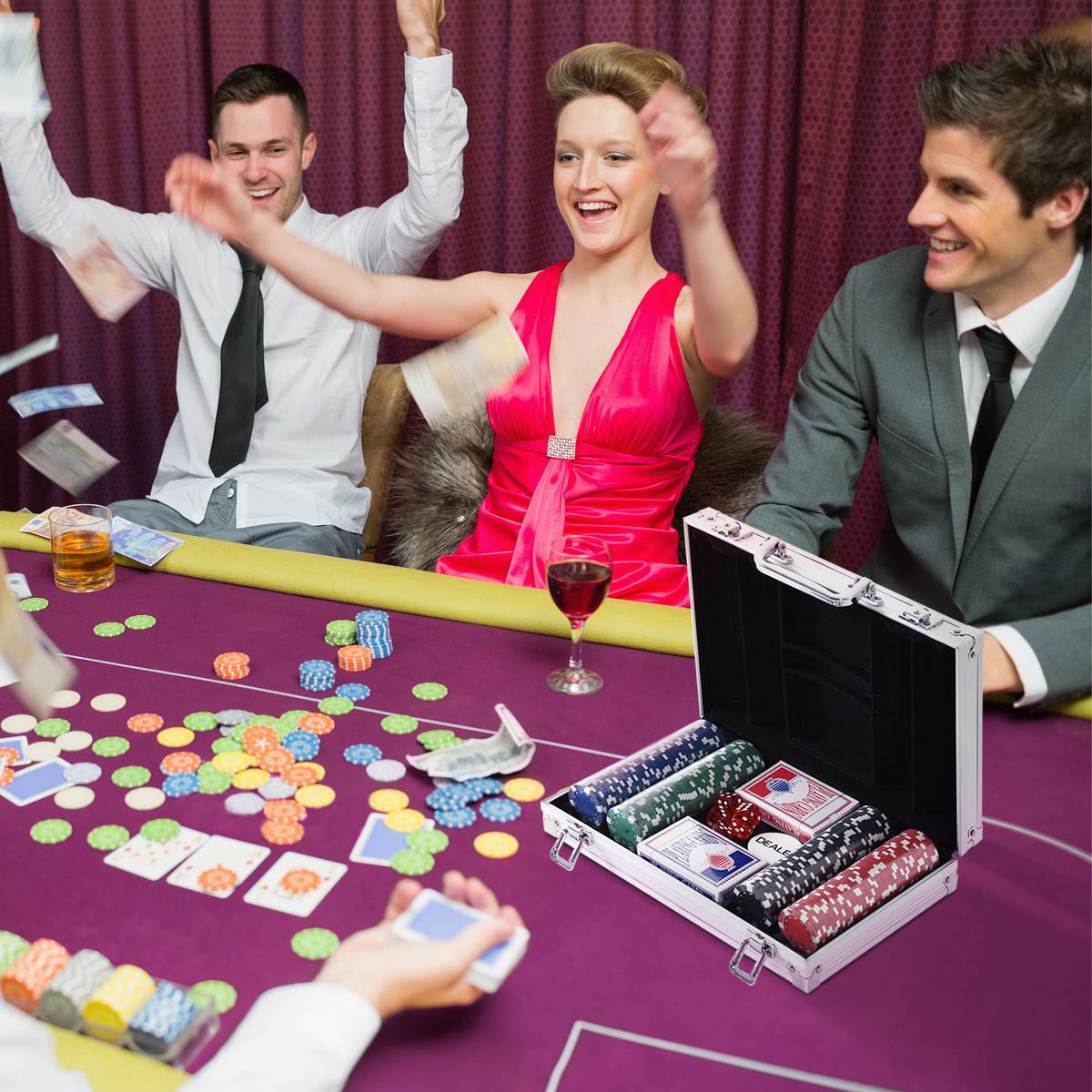 POKERKOFFER Pokerset Pokerchips 4/5 Farben 2 x Kartenspiel 5 x Würfel - Multicolor, Kunststoff (20.5/29.5cm) - HOMCOM