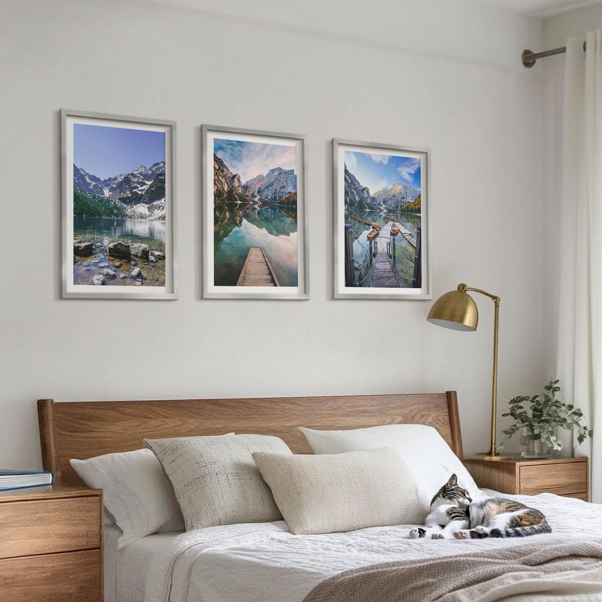 BILDER SET 3er Set - 40x60 cm Silberner Rahmen - Berge, Seen, Holzstege - Silberfarben, Kunststoff (40/60cm) - TULUP