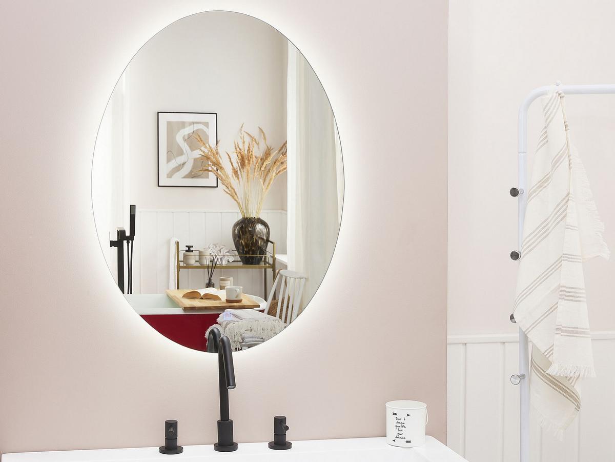 BADSPIEGEL mit LED-Beleuchtung oval 60/80 cm Mazille - Silberfarben, Glas (60/80/3cm) - Beliani