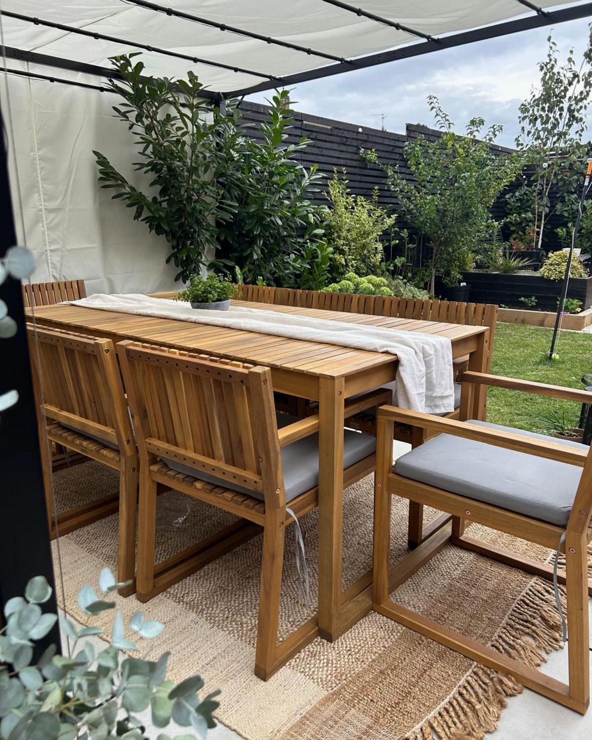 GARTENMÖBEL-SET 8-Sitzer Hellgrau zertifiziertes Akazienholz Sassari Premium - Hellbraun, Holz - Beliani