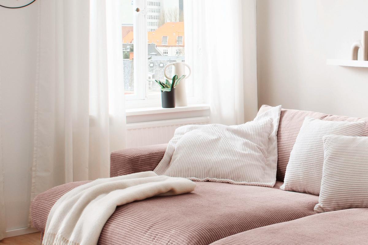 BIG SOFA XL MIT TABLETT MADELINE Pink Cord - Pink/Schwarz, Kunststoff/Textil (290/85/190cm) - KAWOLA