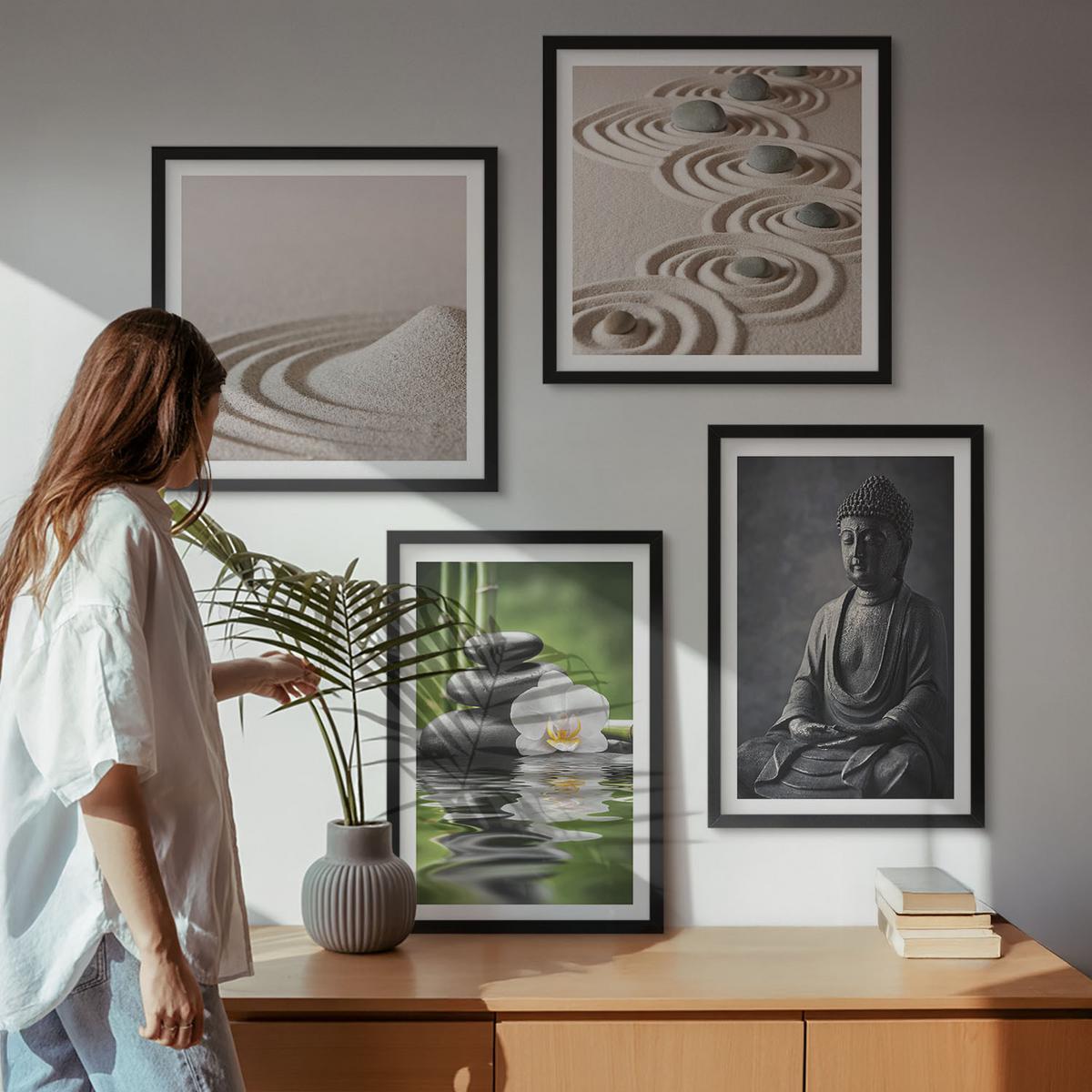 BILDER SET 4er Set - 50x50 cm & 40x60 cm Schwarzer Rahmen - Ein entspannter Buddha am Strand - Schwarz, Kunststoff (50/50cm) - TULUP