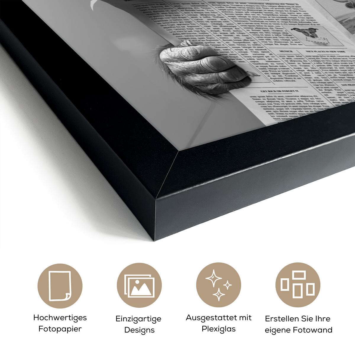 POSTER MIT RAHMENGERAHMTES BILD Affe - WC - Zeitung - Schwarz-Weiß - Humor 40x30 cm - Hellgrau, Papier (40/30cm) - MuchoWow