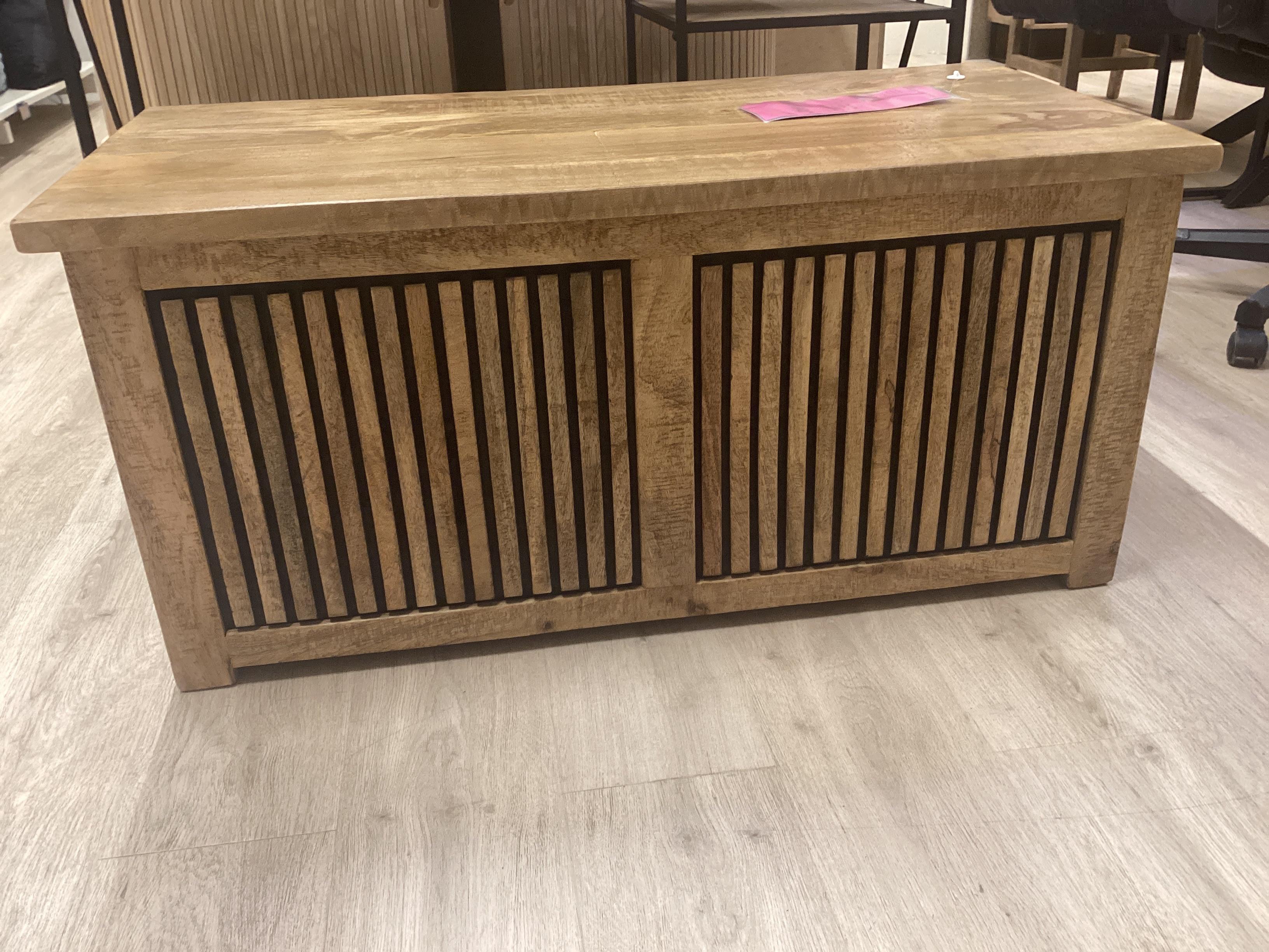 LÁDA EVEREST -EXKLUSIV-