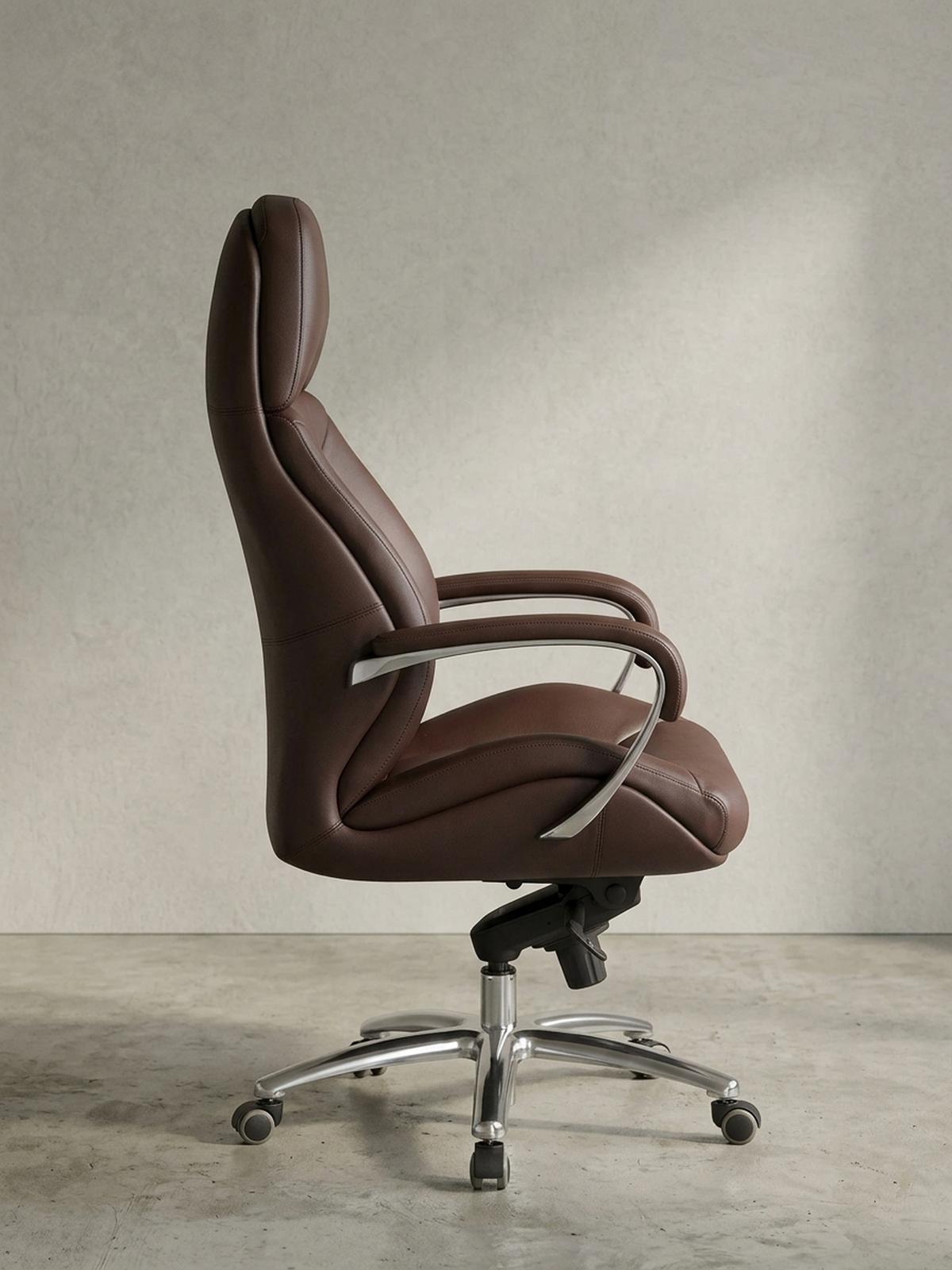 BÜROSTUHL Echtleder bis 120 kg mit Wippmechanik, Armlehnen und hoher Rückenlehne, Braun 67x67x137 cm - Silberfarben/Braun, Leder/Metall (67/137/67cm) - KADIMA DESIGN
