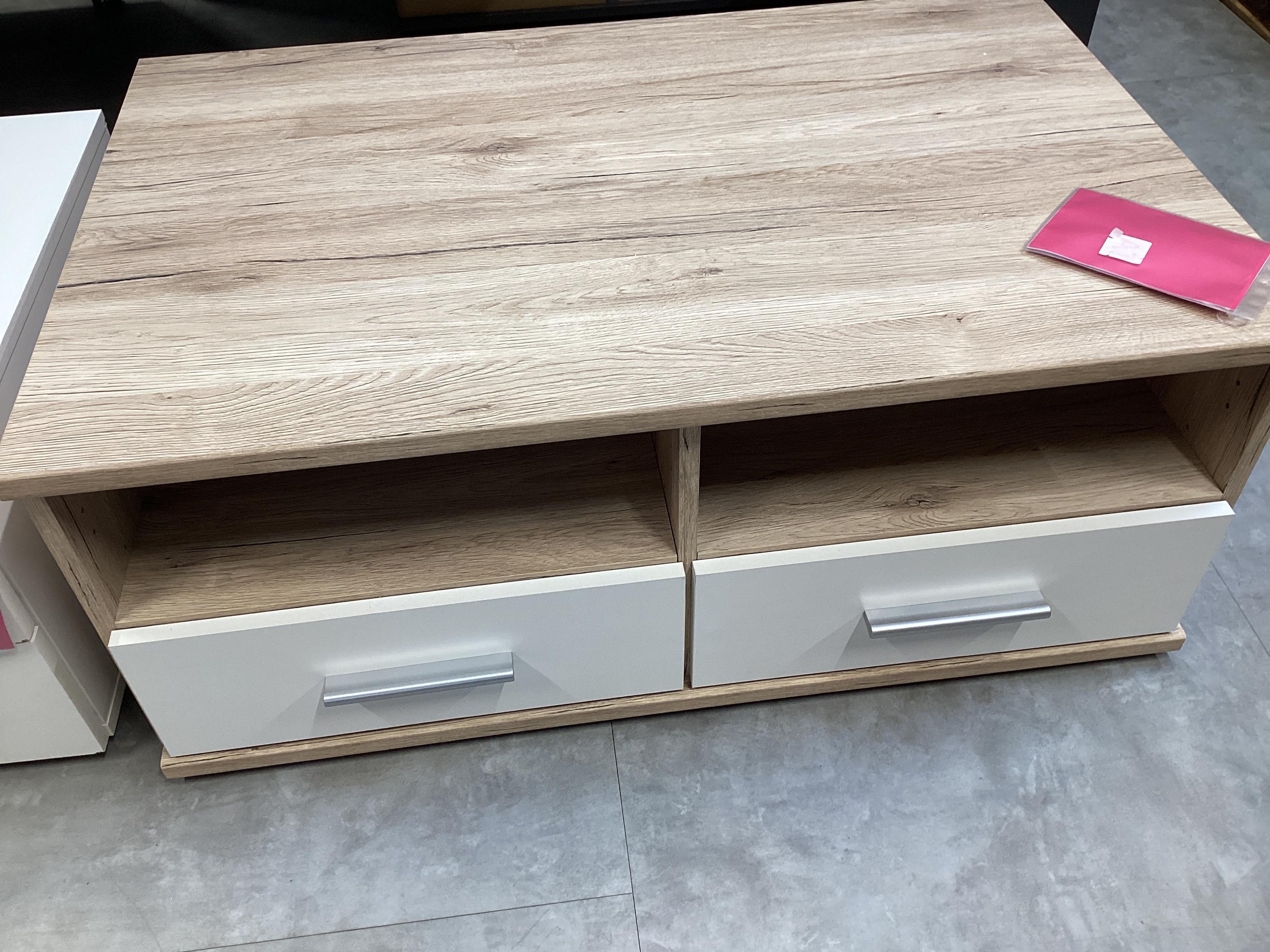 CSEPEL OUTLET TV-ELEM YOUNG