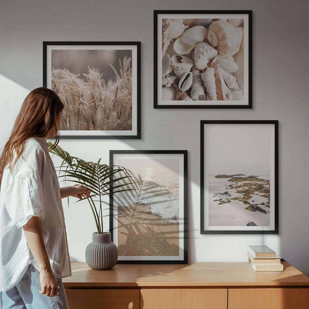 BILDER SET 4er Set - 50x50 cm & 40x60 cm Schwarzer Rahmen - Strandgras, Wellen, Steine, Boho-Stil - Schwarz, Kunststoff (50/50cm) - TULUP