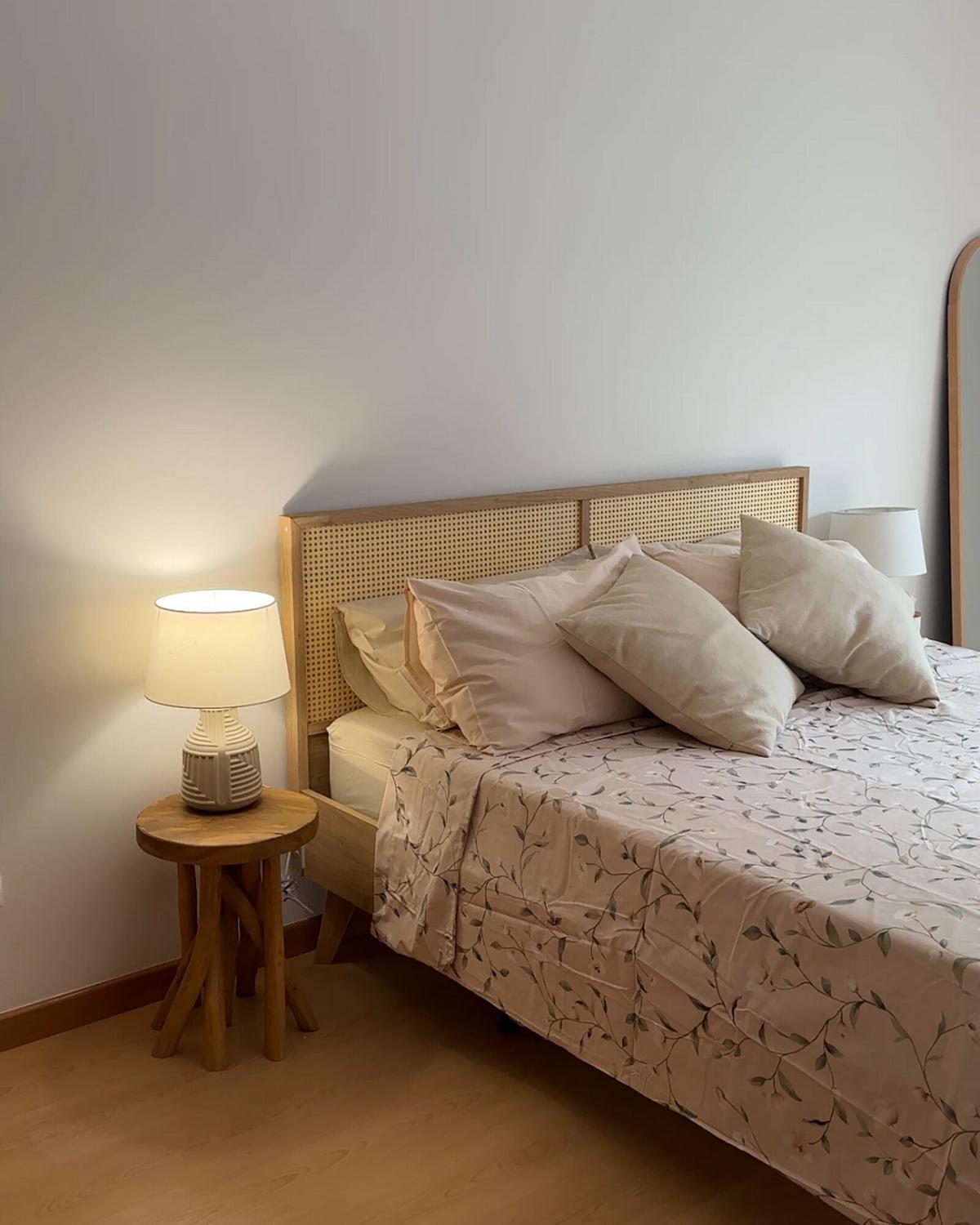 BETT 160/200cm Heller Holzfarbton Monpazier - Hellbraun, Naturmaterialen (160/200cm) - Beliani
