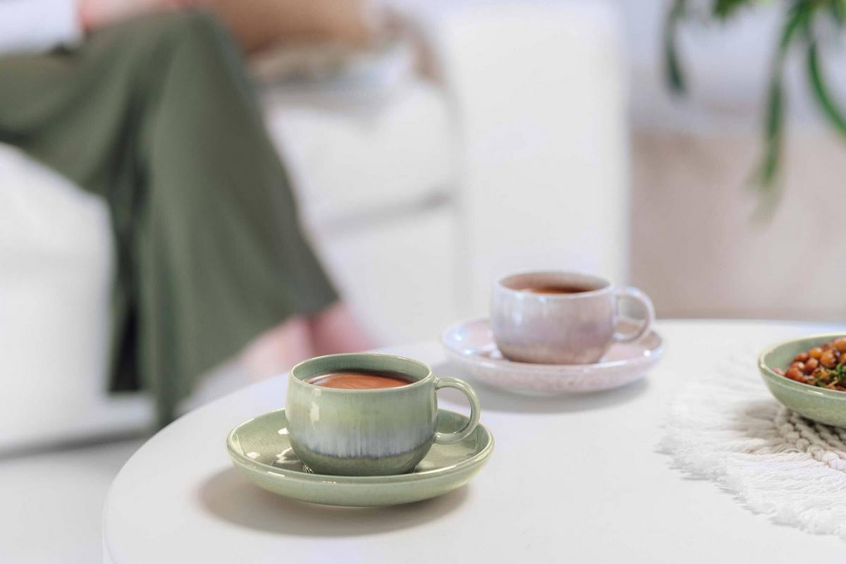 ESPRESSOTASSE MIT UNTERTASSE Perlemor Alga grün 60 ml - Grün, Keramik (12/7/12cm) - like.Villeroy & Boch