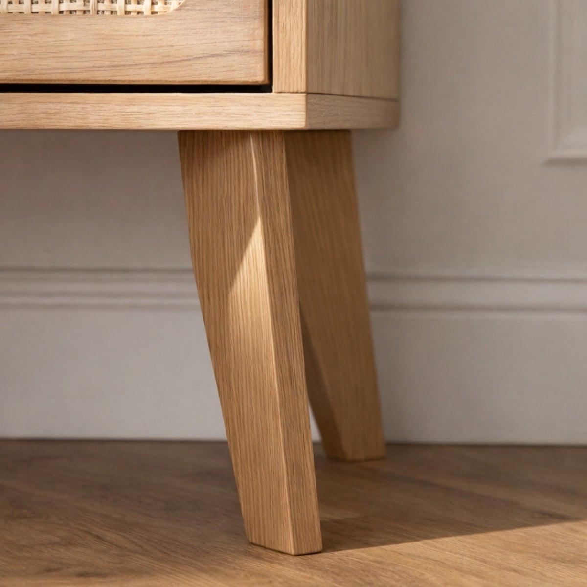 NACHTTISCH mit 2 schubladenrattanfronten und holzdekorbeinen alia 45/29/56 cm - Eschefarben, Holzwerkstoff (45/56/29cm) - Calicosy