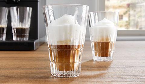 : Latte Macchiato Gläserset von mömax für den perfekten Kaffeegenuss.