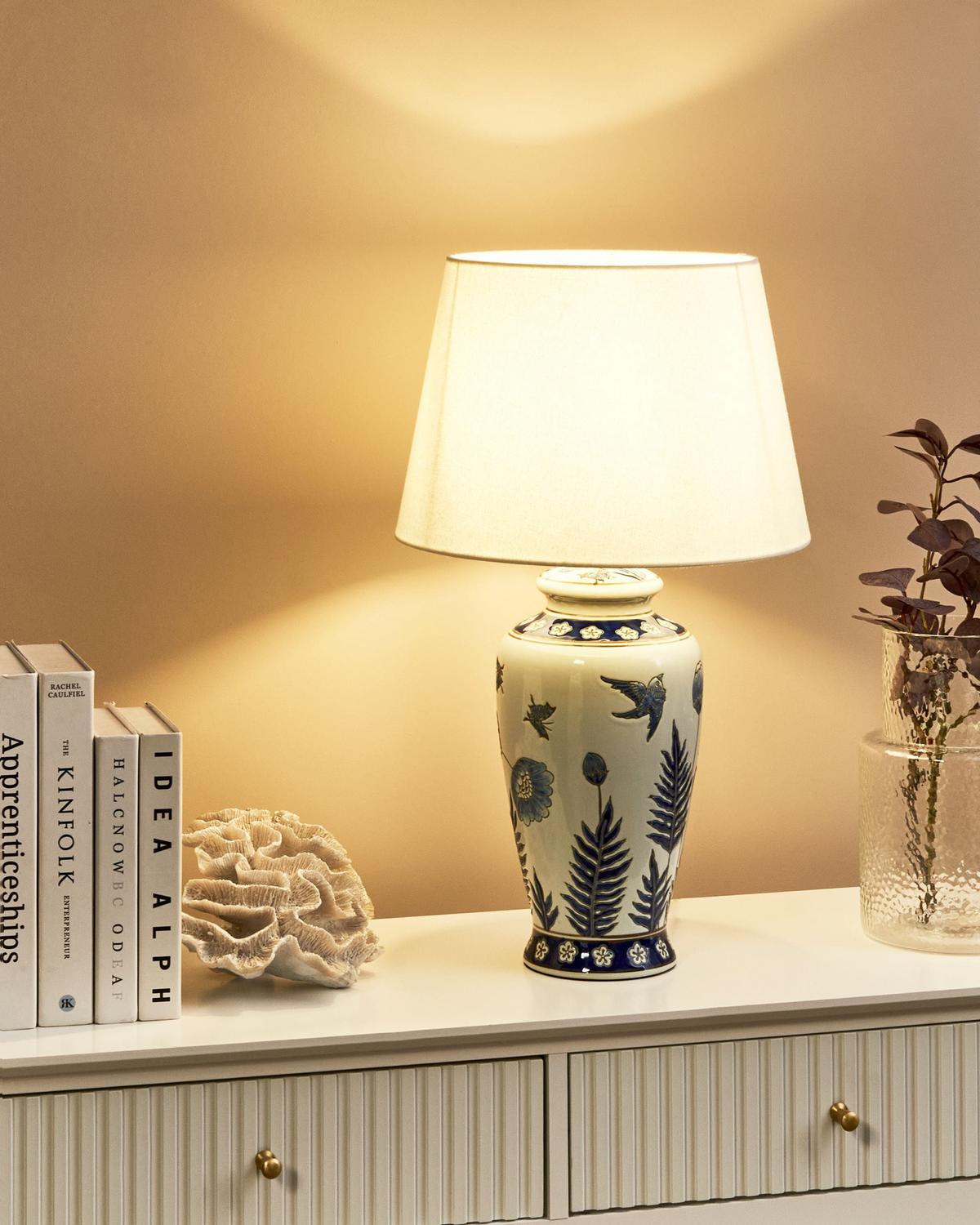 TISCHLAMPE Porzellan Weiß/Blau Bijela - Blau/Weiß, Keramik (33/33/58cm) - Beliani