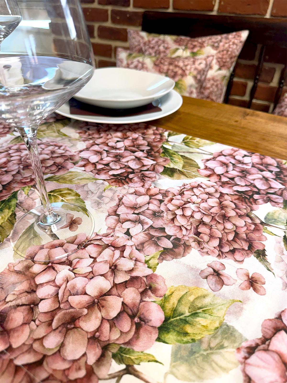 MITTELDECKE Landlust-Hortensie burgundy-rose 80/80 cm - Hellrosa/Dunkelrosa, Textil (80/80cm) - beties Heimtextil