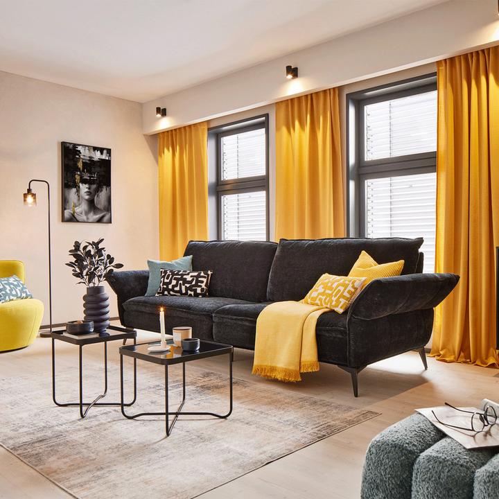 Inspirációs kép a Sunny Black színeiben