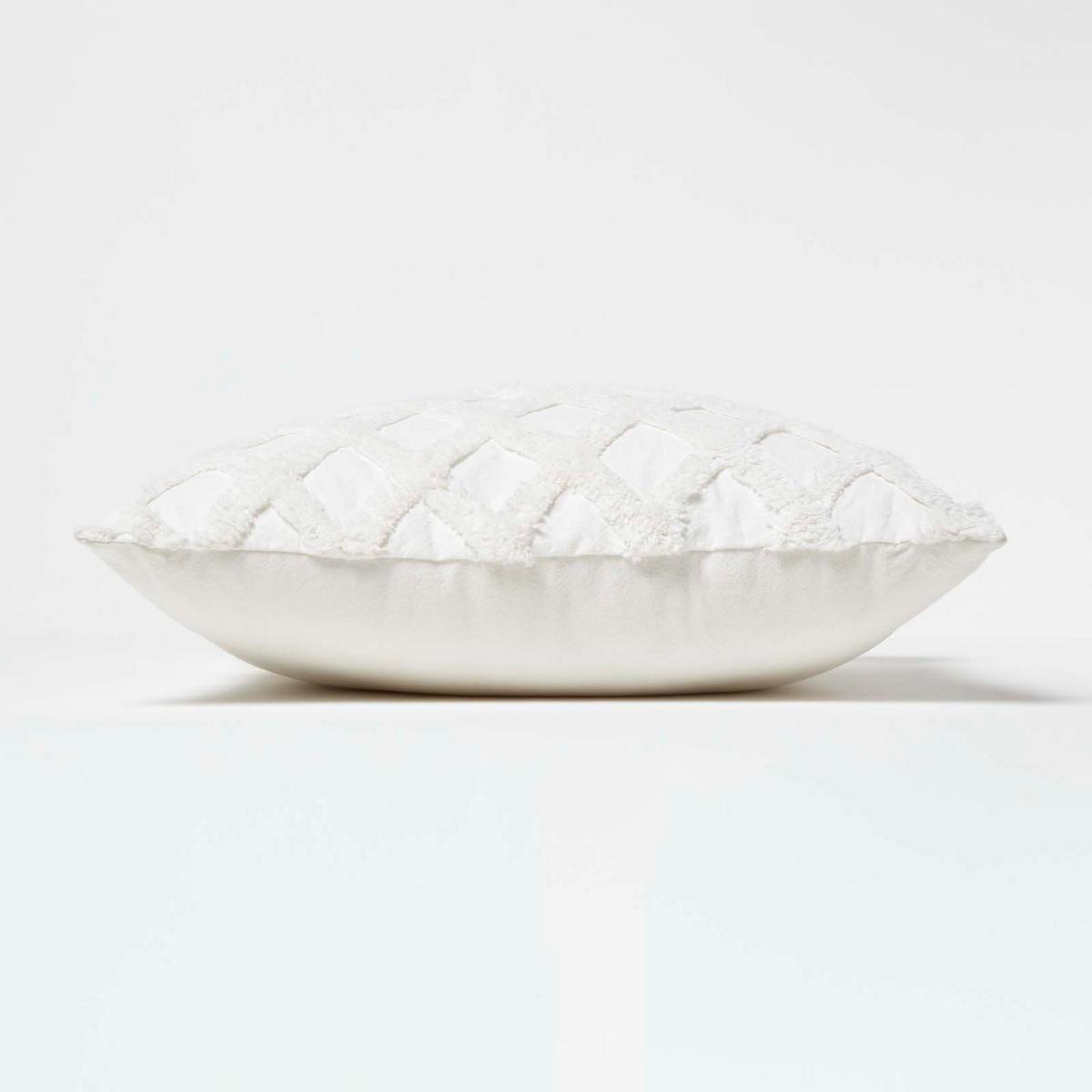 DEKOKISSEN Tufted 45/45 cm weiß mit Rautenmuster - Weiß, Textil (45/45cm) - Homescapes