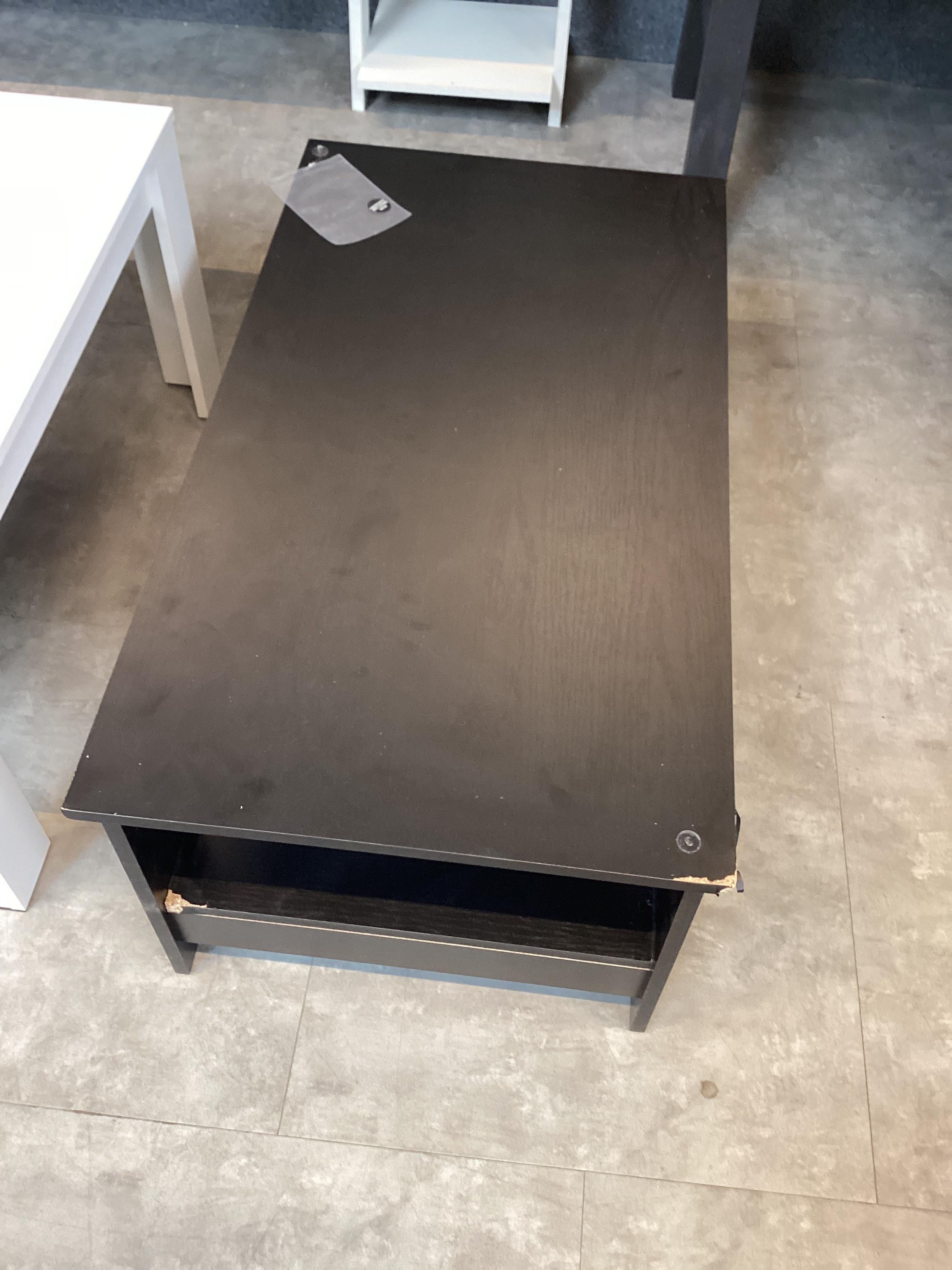 CSEPEL OUTLET DOHÁNYZÓASZTAL ALPINO