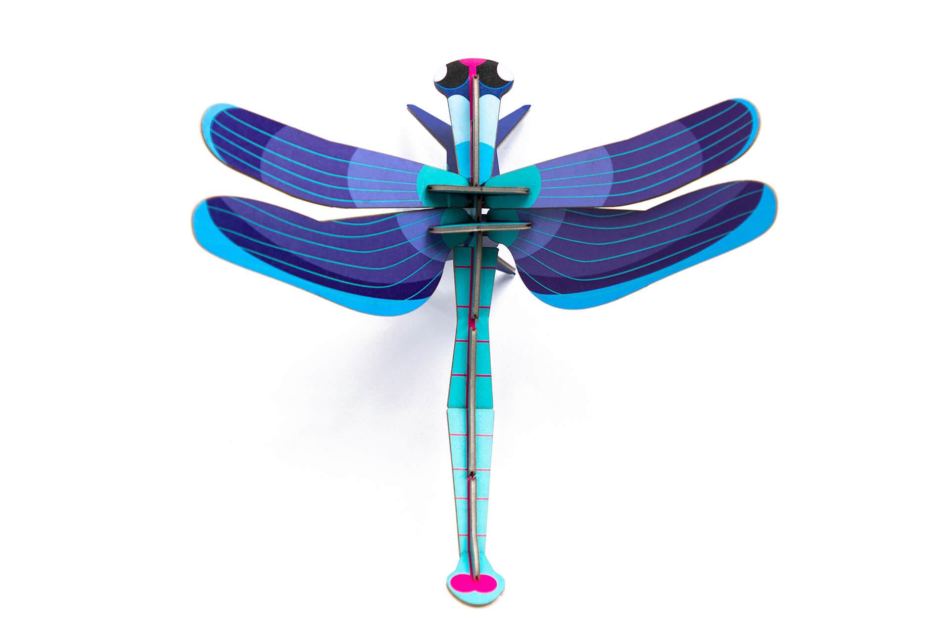 WANDDEKO Saphirlibelle 17/8 cm - Türkis/Blau, Wellpappe (17/8/16cm) - Studio Roof