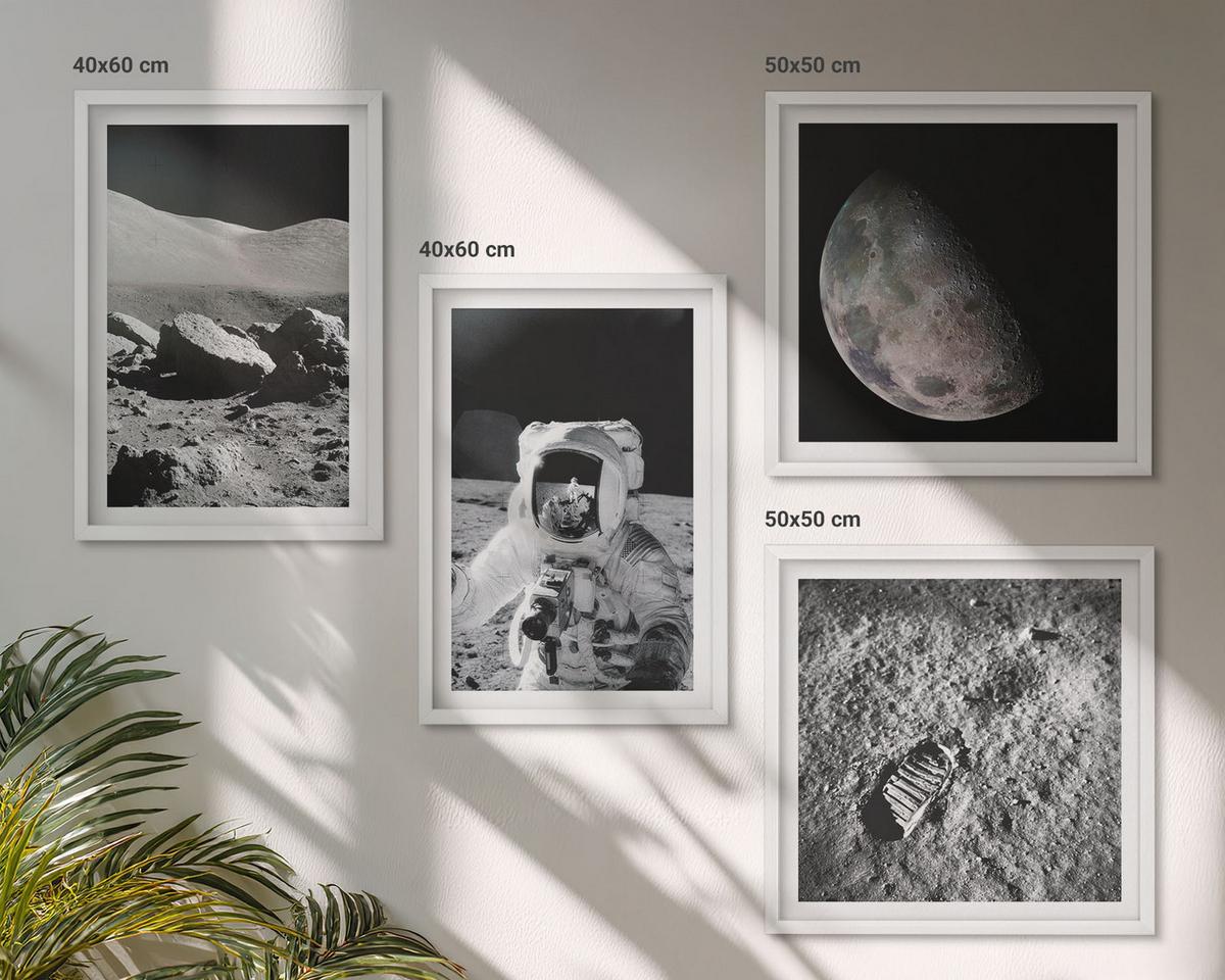 BILDER SET 4er Set - 50x50 cm & 40x60 cm Weißer Rahmen - Fußabdruck eines Astronauten auf dem Mond - Weiß, Kunststoff (50/50cm) - TULUP