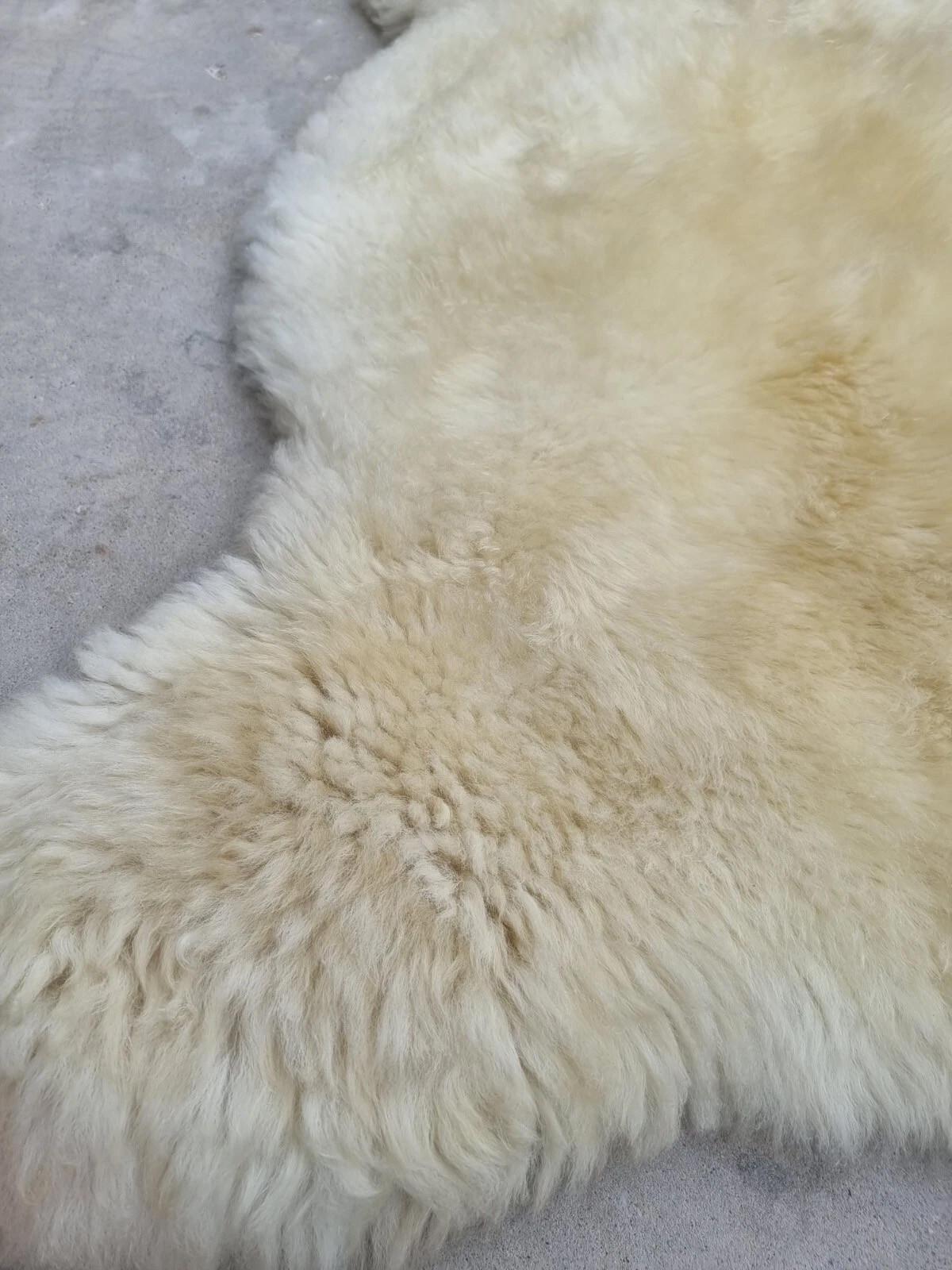 SCHAFFELL Premium Lammfell Natur ungeschoren weiche Wolle Naturweiß ca. 115 cm - Weiß, Fell (65/115cm) - Provellus