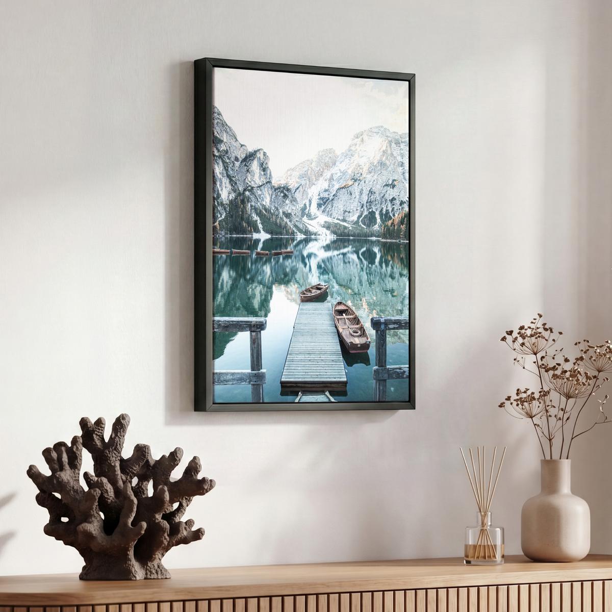 LEINWAND Bilder mit Rahmen - Natur - Berge - Schnee - Wald - Boot - 30x40 - Hellgrün, Textil (30/40cm) - MuchoWow