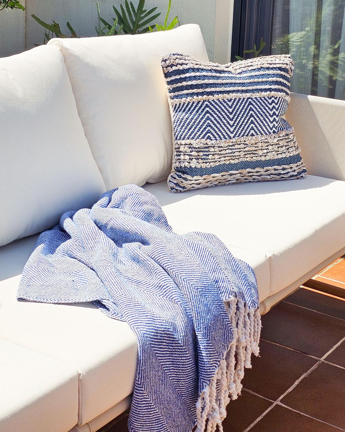 KUSCHELDECKE Baumwolle 130/160 cm Blau Tilmi - Blau/Weiß, Textil (130/130cm) - Beliani
