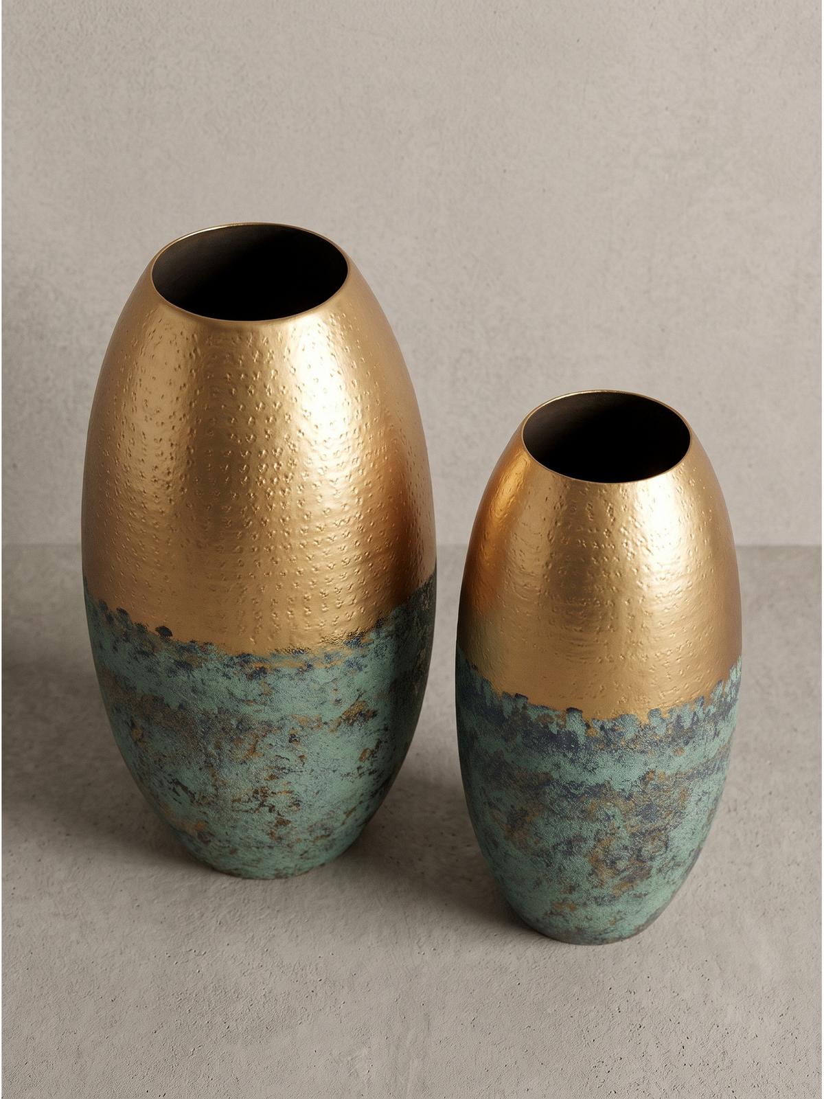 VASEN 2er-Set ENZ, Aluminium, handgefertigt, Grün-Gold, Ø 25 x 47 cm - Grün, Metall (47cm) - KADIMA DESIGN