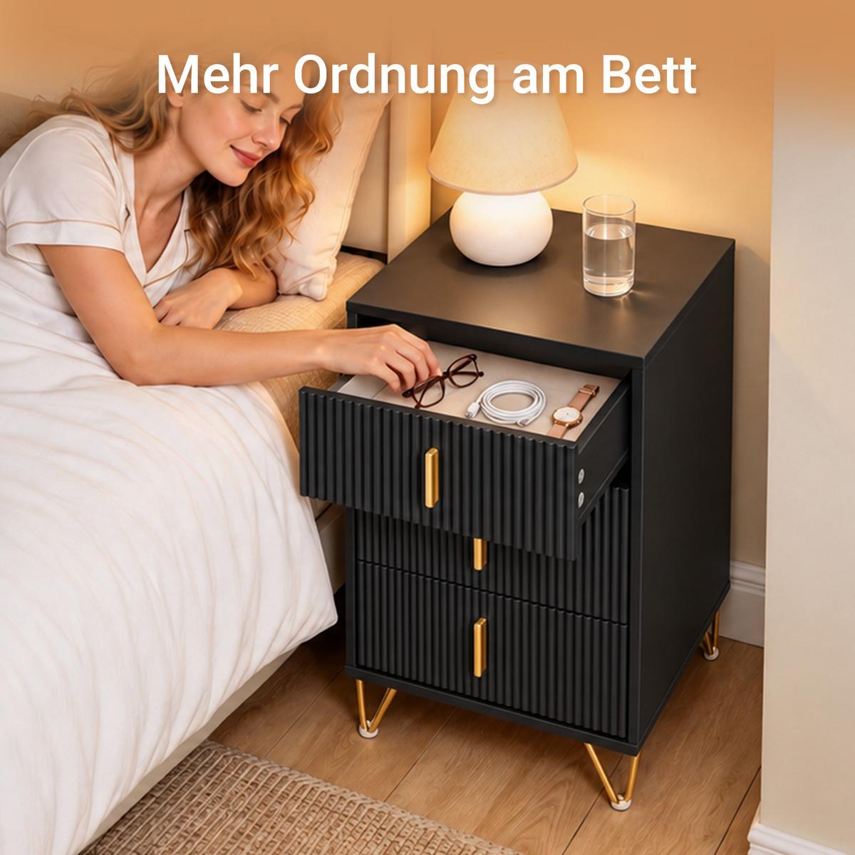 NACHTTISCH mit 3 Schubladen, 40x40x63 cm, Schwarz mit goldenen Griffen, modern fürs Schlafzimmer, - Schwarz, Holzwerkstoff/Metall (40/63/40cm) - SoBuy