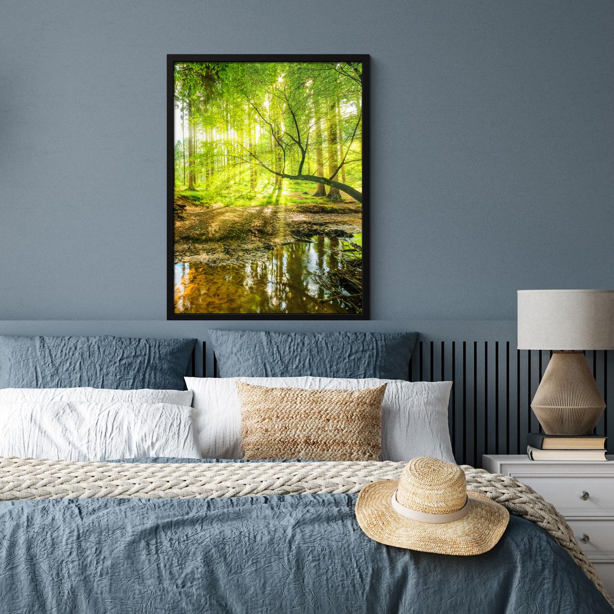 POSTER MIT RAHMENGERAHMTES BILD Wald - Landschaft - Wasser - Bäume - Sonne - Grün - Natur Posterleiste 60x80 cm - Grün, Papier (60/80cm) - MuchoWow