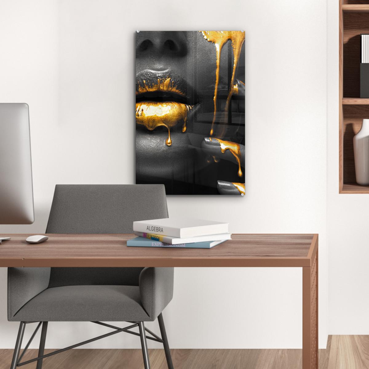 ACRYLGLASBILD Frau - Schwarz - Gold - Gesicht - Lippen Wanddeko Wohnzimmer 40x60 cm - Goldfarben, Glas (40/60cm) - MuchoWow