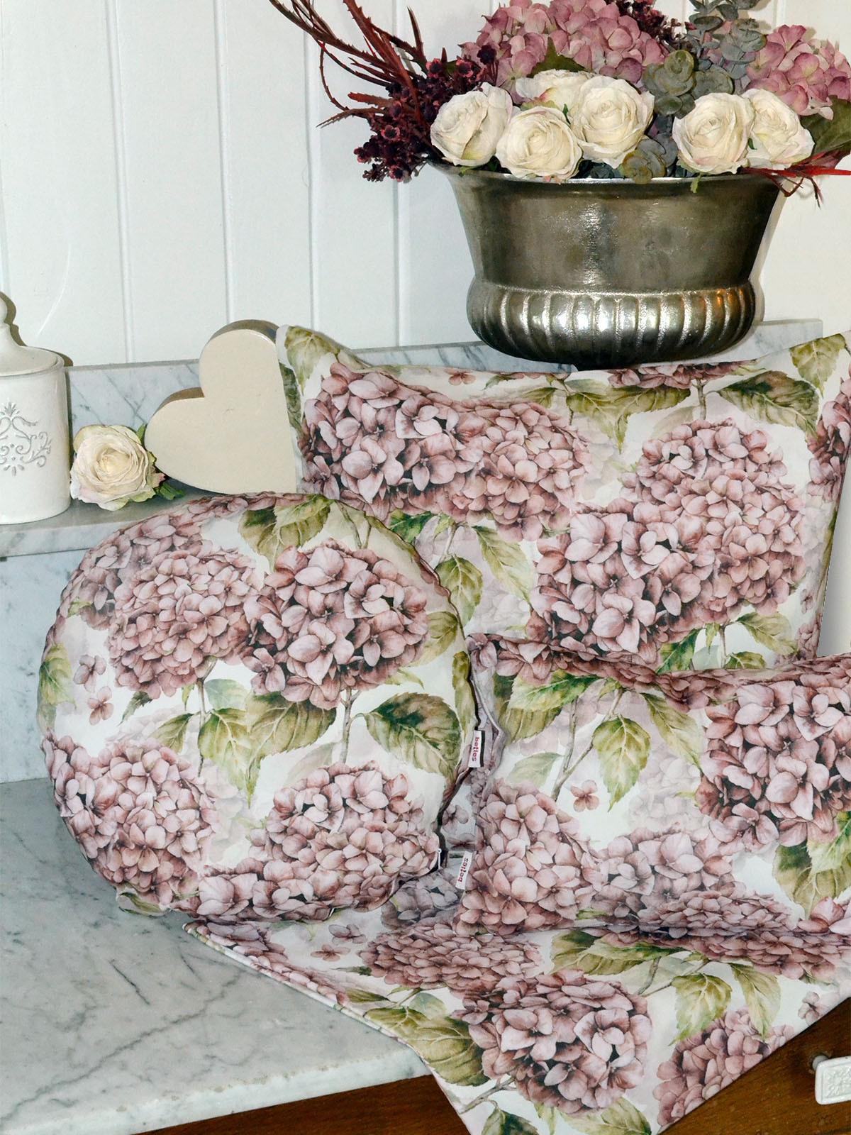 KISSENHÜLLE Landlust-Hortensie burgundy-rose 40/40 cm - Hellrosa/Dunkelrosa, Textil (40/40cm) - beties Heimtextil