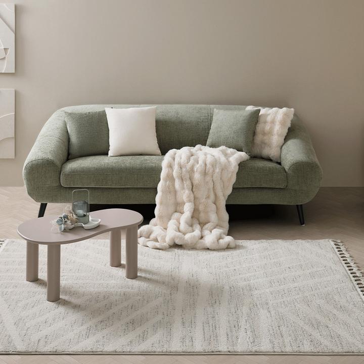 Moderne Bodenakzente bei mömax