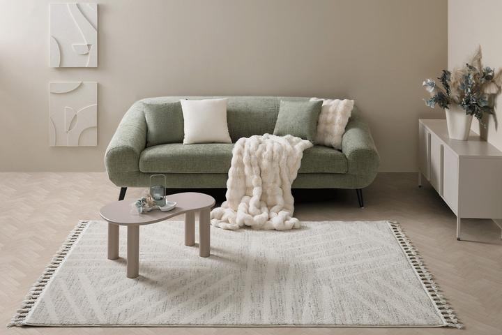 Moderne Bodenakzente bei mömax