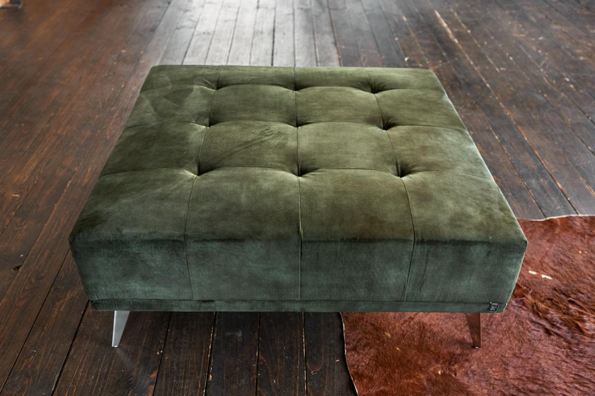 HOCKER WIOLO Grün Velvet - Silberfarben/Grün, Textil/Metall (110/42/110cm) - KAWOLA