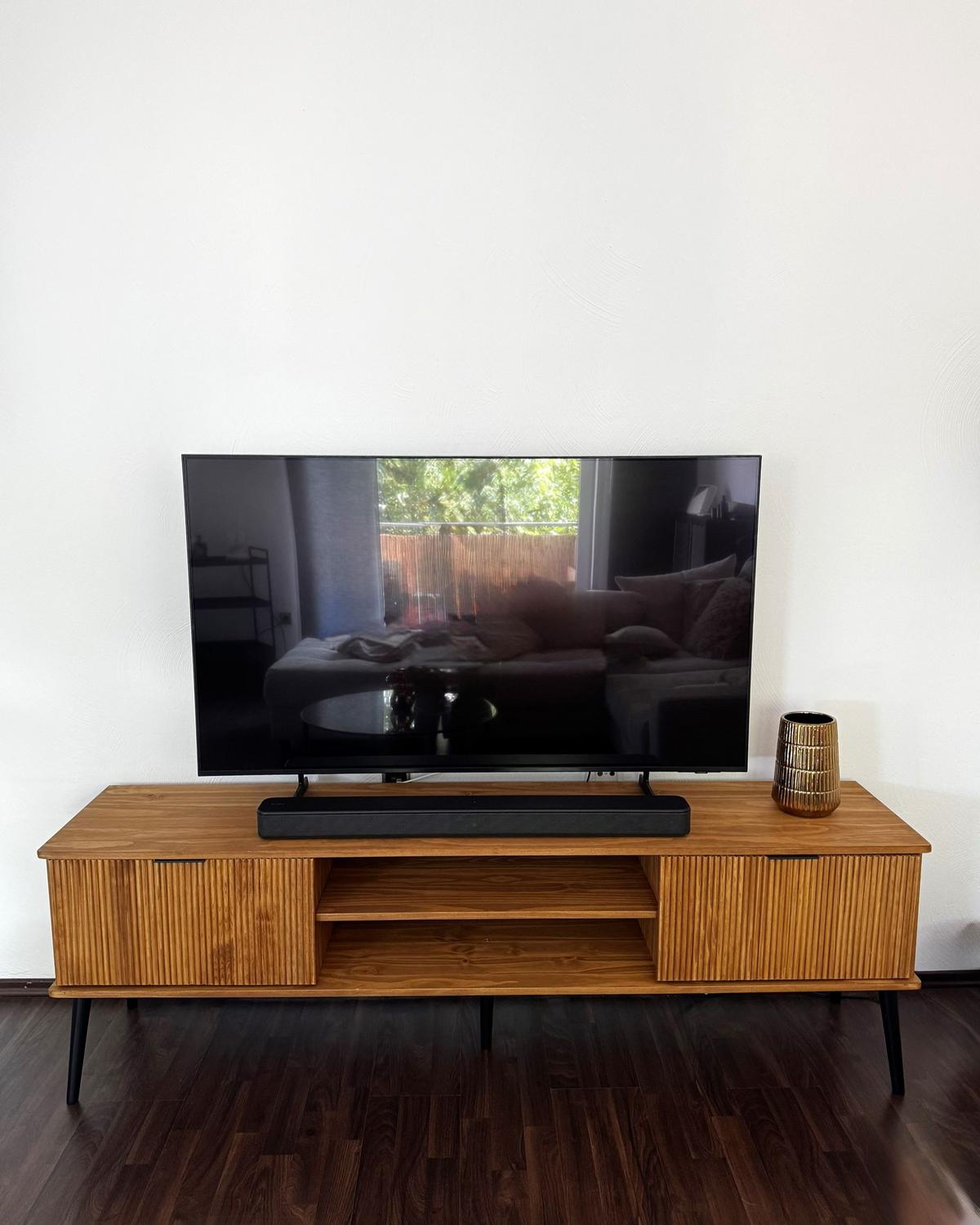 TV-MÖBEL Kiefernholz Braun Timmins - Schwarz/Braun, Holz (180/56/40cm) - Beliani