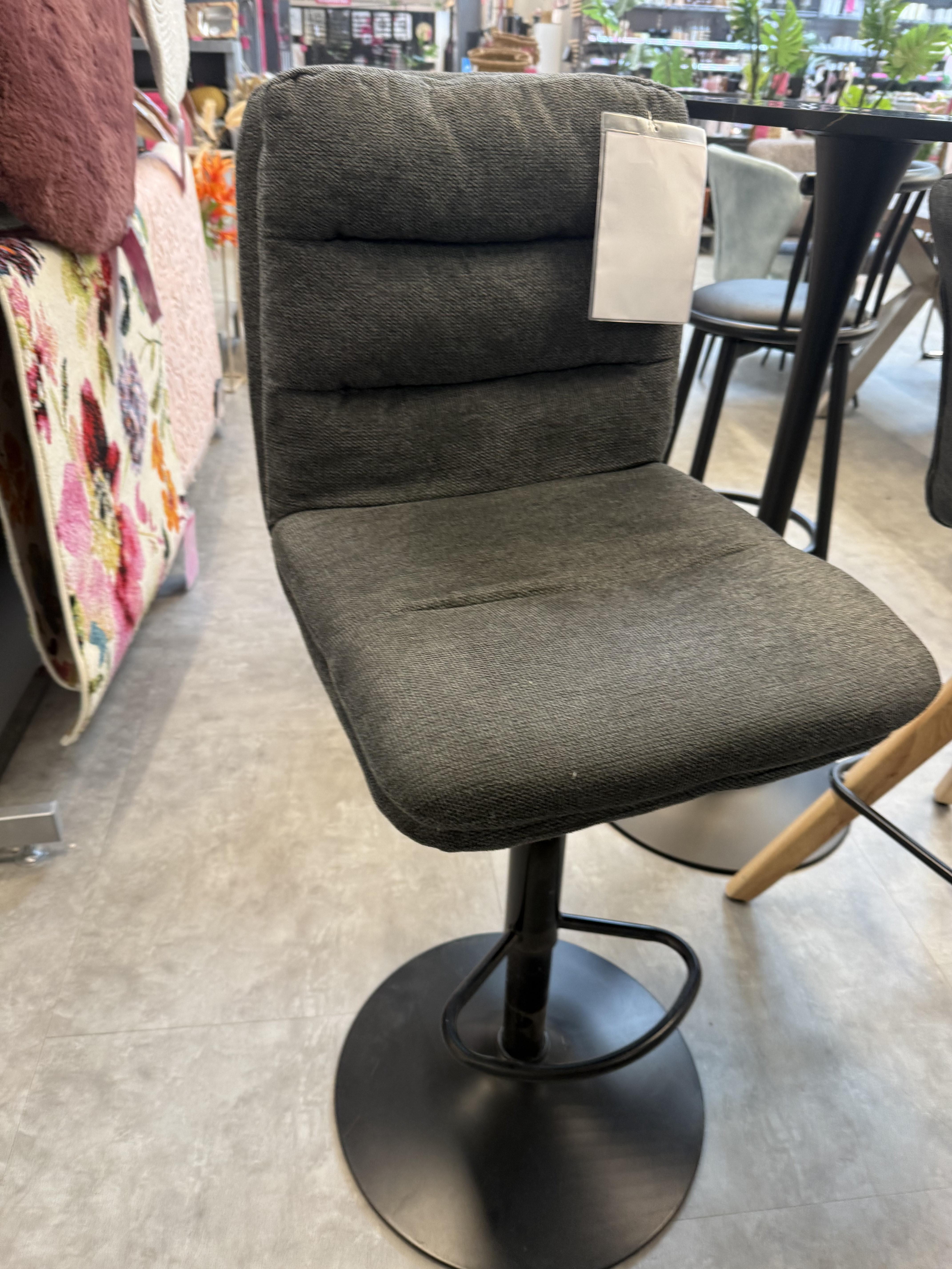 CSEPEL OUTLET BÁRSZÉK JONA