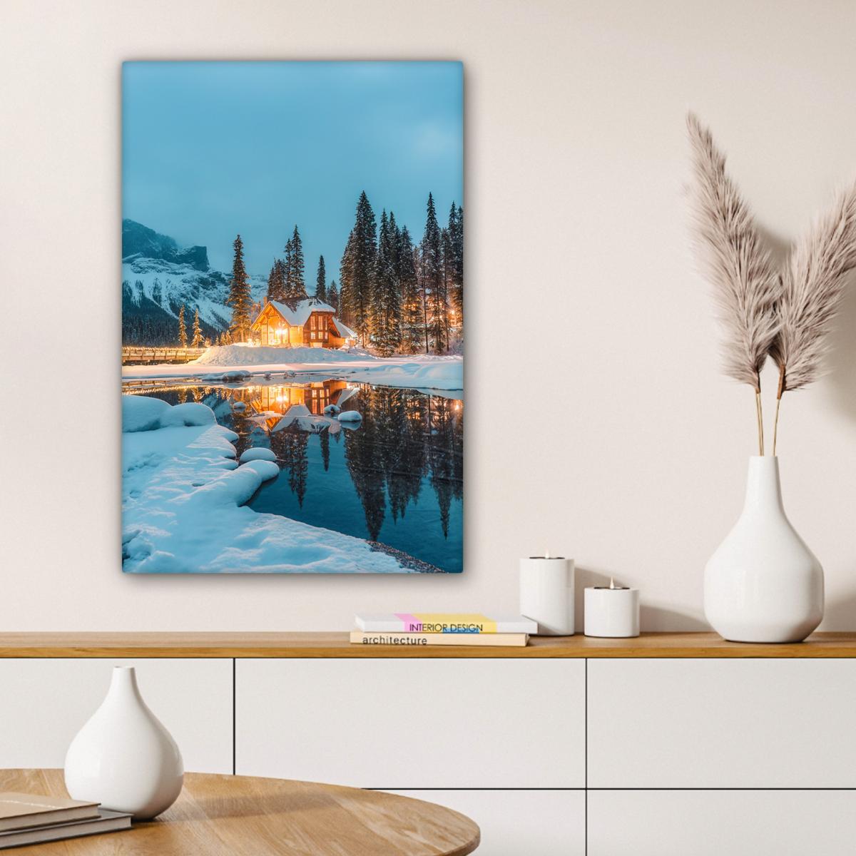 LEINWANDBILD Winterlandschaft - Natur - Haus - Berge - Schnee Wanddeko 40x60 cm - Hellblau, Textil (40/60cm) - MuchoWow