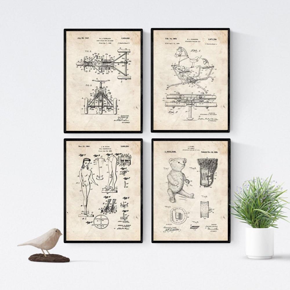 POSTER Set mit 4 Kinderspielzeug Patent Stil von Puppen und Spielen A4 Schwarzer Rahmen - Schwarz, Papier (29.7/3cm) - Nacnic