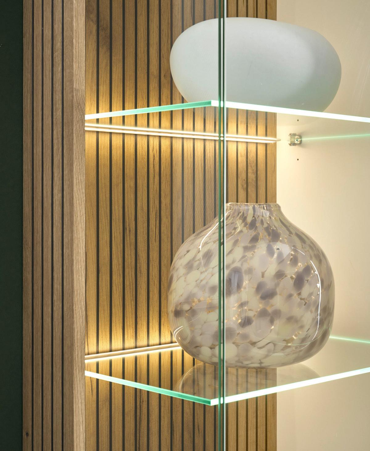 VITRINE weiß matt, Eiche 75 x 180 cm, Vitrinenschrank 10 Fächer und Soft-Close-Funktion - Eichefarben/Schwarz, Glas/Holzwerkstoff (75/180/38cm) - Furn.Design