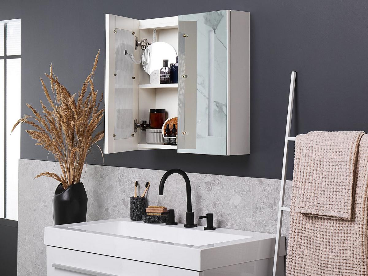 BAD SPIEGELSCHRANK weiß/silber mit LED-Beleuchtung 60/60 cm Chabunco - Silberfarben/Weiß, Holz (60/60/14cm) - Beliani